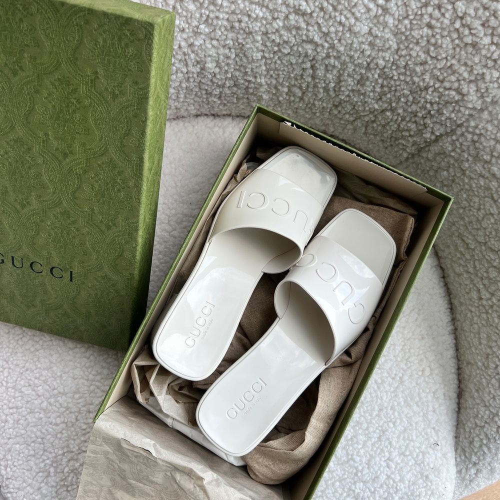 Gucci Shoes / White